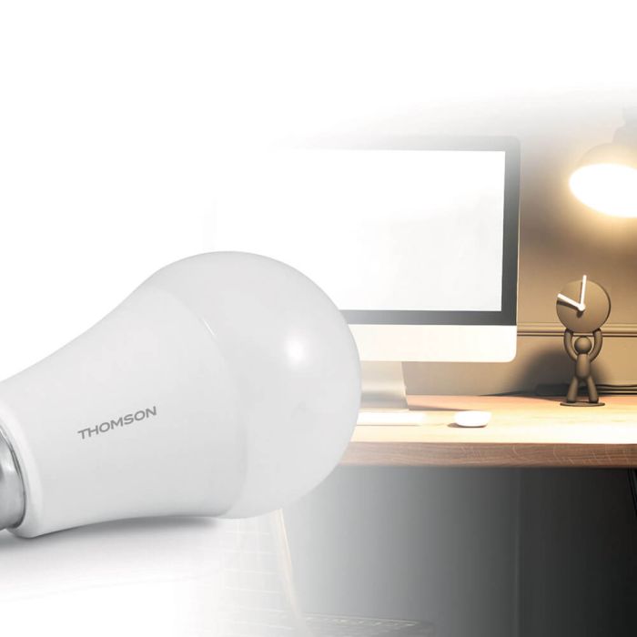 Start Connect Kit Avidsen Home (angeschlossene Steckdose + fest installierte angeschlossene Kamera + angeschlossene Glühbirne).