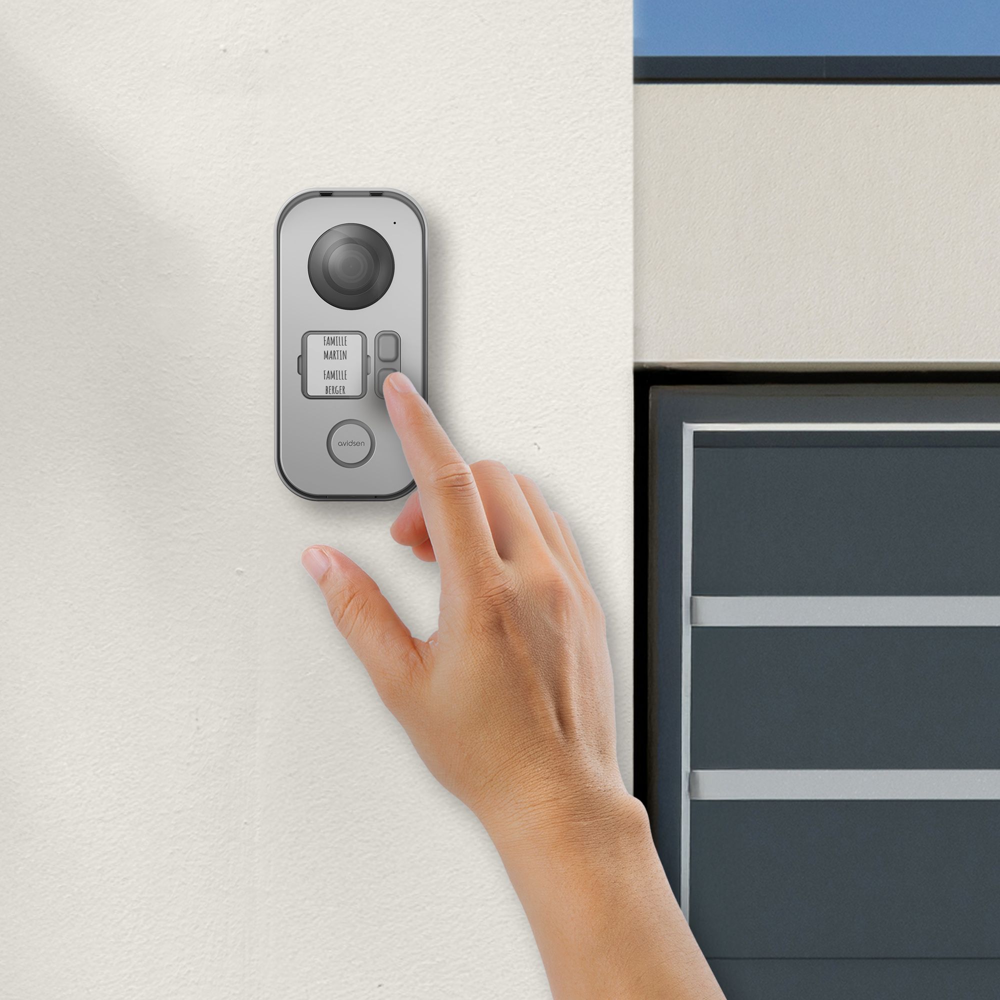 Eine Türstation mit zwei Bedienelementen