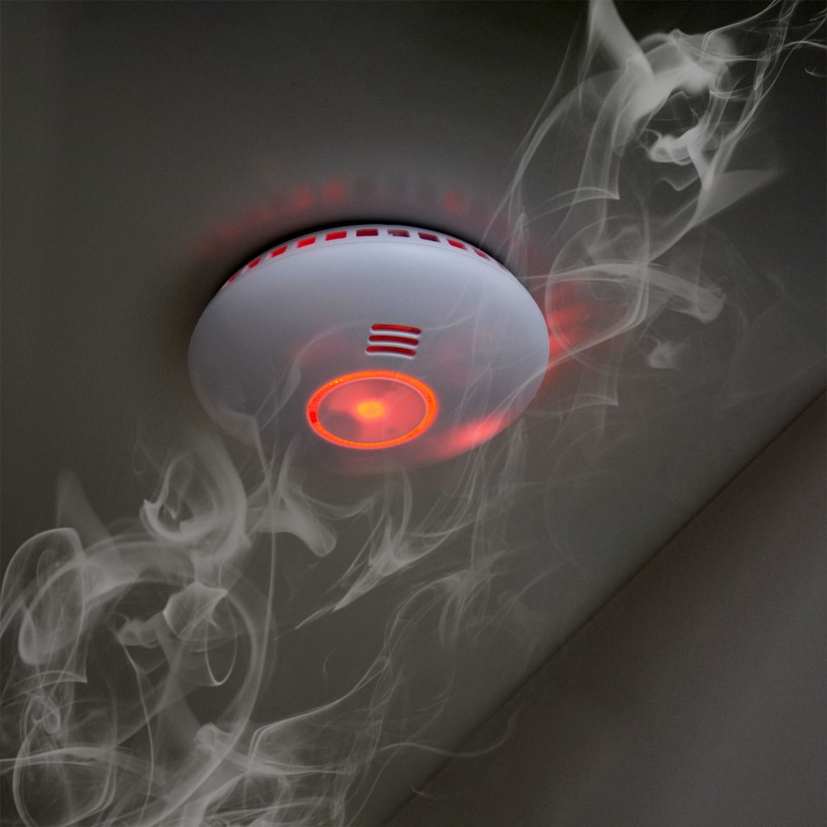 Avidsen Home: HomeSmoke in Kombination mit vernetzten Glühbirnen